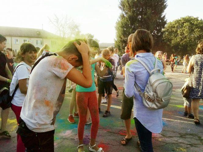 Новини Козятина - фото з Фестиваль кольорів “Холі Fest”. Як розважались козятинчани (ФОТО) Фестиваль кольорів “Холі Fest”. Як розважались козятинчани (ФОТО), фото №12 на сайті 20minut.ua