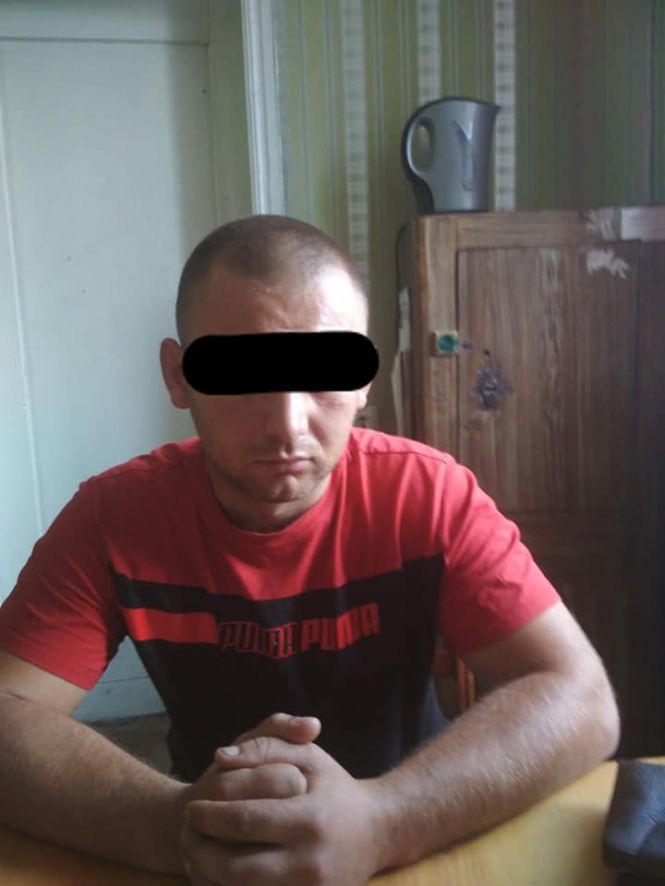 Хтось «здав»: водій Літинської колонії перевозив зекам дріжджі та мобілки, фото №1 на сайті 20minut.ua