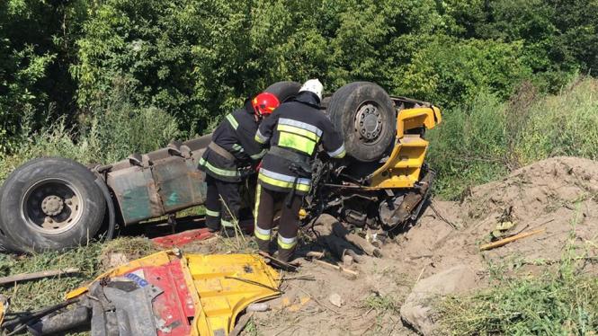 Новини Хмельницького - фото з На «тещиному язику» перекинулася вантажівка. Водій загинув СвÑÑлина вÑд СлÑжба поÑÑÑÑÐ½ÐºÑ 101 Ðам'ÑнеÑÑ-ÐодÑлÑÑÑкий.