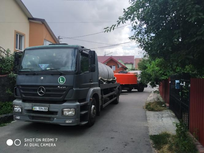 Проблема водовідведення: у Хмельницькому чистять зливові системи, фото №1 на сайті vsim.ua