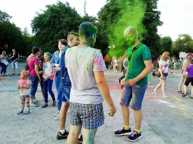 Новини Козятина - фото з Фестиваль кольорів “Холі Fest”. Як розважались козятинчани (ФОТО) Фестиваль кольорів “Холі Fest”. Як розважались козятинчани (ФОТО), фото №7 на сайті 20minut.ua