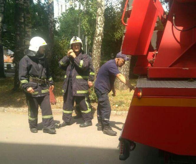 Новини Тернополя - фото з На Бандери рятували півторарічну дитину, вона зачинилася у квартирі На Бандери рятували півторарічну дитину, вона зачинилася у квартирі, фото №2 на сайті 20minut.ua