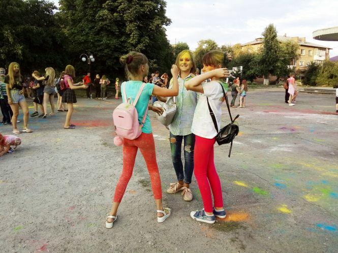 Новини Козятина - фото з Фестиваль кольорів “Холі Fest”. Як розважались козятинчани (ФОТО) Фестиваль кольорів “Холі Fest”. Як розважались козятинчани (ФОТО), фото №8 на сайті 20minut.ua