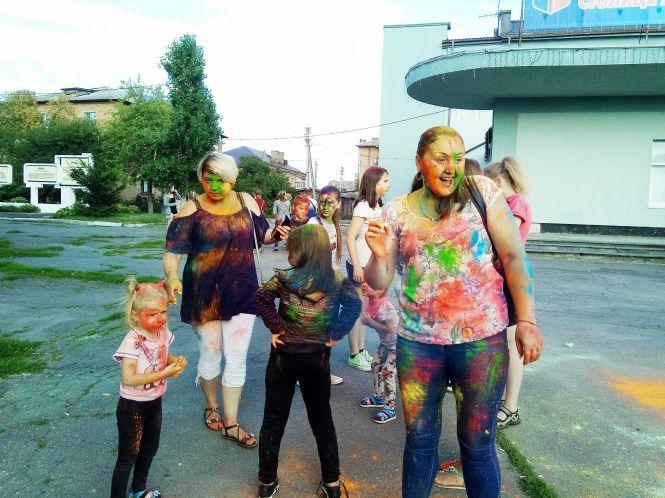 Новини Козятина - фото з Фестиваль кольорів “Холі Fest”. Як розважались козятинчани (ФОТО) Фестиваль кольорів “Холі Fest”. Як розважались козятинчани (ФОТО), фото №15 на сайті 20minut.ua