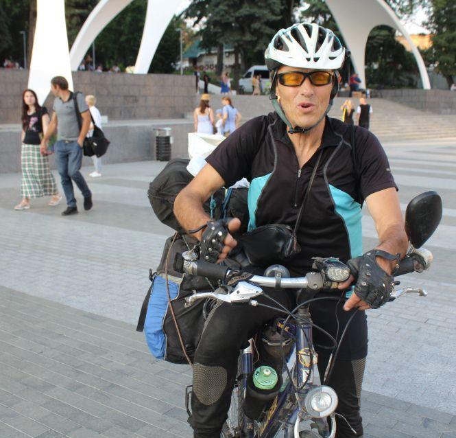 Новини Вінниці - фото з «Ризикуєш, Володимире!» Вінничан вирушив у подорож по шести країнах, планує проїхати Крим «Ризикуєш, Володимире!» Вінничан вирушив у подорож по шести країнах, планує проїхати Крим, фото №5 на сайті 20minut.ua