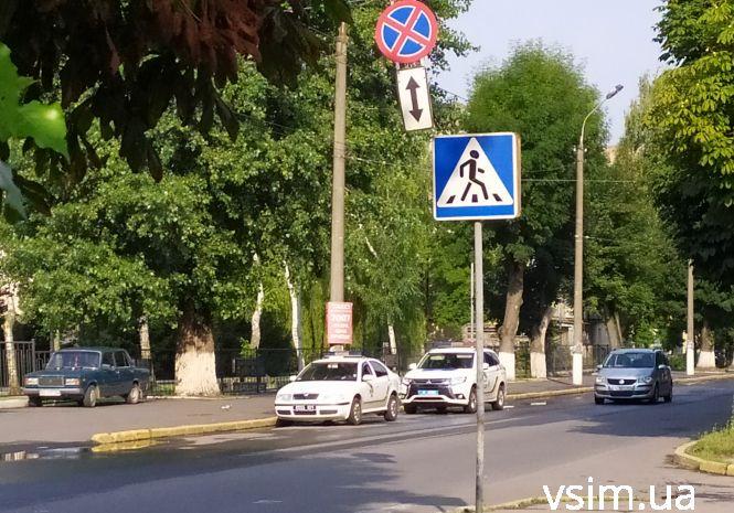 Новини Хмельницького - фото з Десятки протоколів та евакуації: як хмельницька поліція бореться із “героями парковки” Десятки протоколів та евакуації: як хмельницька поліція бореться із “героями парковки”, фото №2 на сайті vsim.ua