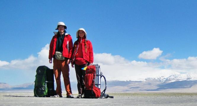 ÐÐ° Ð¸Ð·Ð¾Ð±ÑÐ°Ð¶ÐµÐ½Ð¸Ð¸ Ð¼Ð¾Ð¶ÐµÑ Ð½Ð°ÑÐ¾Ð´Ð¸ÑÑÑÑ: 2 ÑÐµÐ»Ð¾Ð²ÐµÐºÐ°, Ð»ÑÐ´Ð¸ ÑÐ»ÑÐ±Ð°ÑÑÑÑ, Ð»ÑÐ´Ð¸ ÑÑÐ¾ÑÑ, Ð¾Ð±Ð»Ð°ÐºÐ¾, Ð½ÐµÐ±Ð¾, Ð¾ÐºÐµÐ°Ð½, Ð¼Ð¾ÑÐ¾ÑÐ¸ÐºÐ», Ð½Ð° ÑÐ»Ð¸ÑÐµ Ð¸ Ð¿ÑÐ¸ÑÐ¾Ð´Ð°