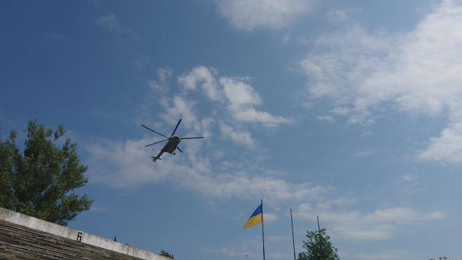 Новини Вінниці - фото з Авіашоу, постріли та футбол: як на міський стадіон висадився десант Авіашоу, постріли та футбол: як на міський стадіон висадився десант, фото №2 на сайті 20minut.ua