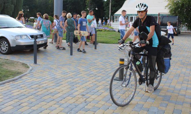 Новини Вінниці - фото з «Ризикуєш, Володимире!» Вінничан вирушив у подорож по шести країнах, планує проїхати Крим «Ризикуєш, Володимире!» Вінничан вирушив у подорож по шести країнах, планує проїхати Крим, фото №7 на сайті 20minut.ua