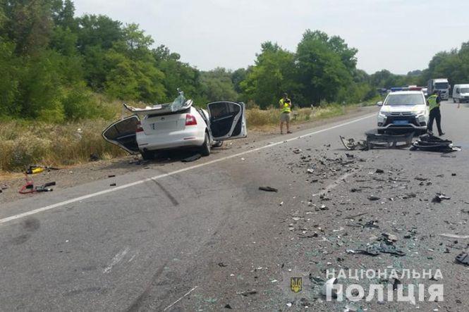 Новини Тернополя - фото з У Ступках страшна аварія. Пів автомобіля розтрощено, один з водіїв загинув У Ступках страшна аварія. Пів автомобіля розтрощено, один з водіїв загинув, фото №4 на сайті 20minut.ua