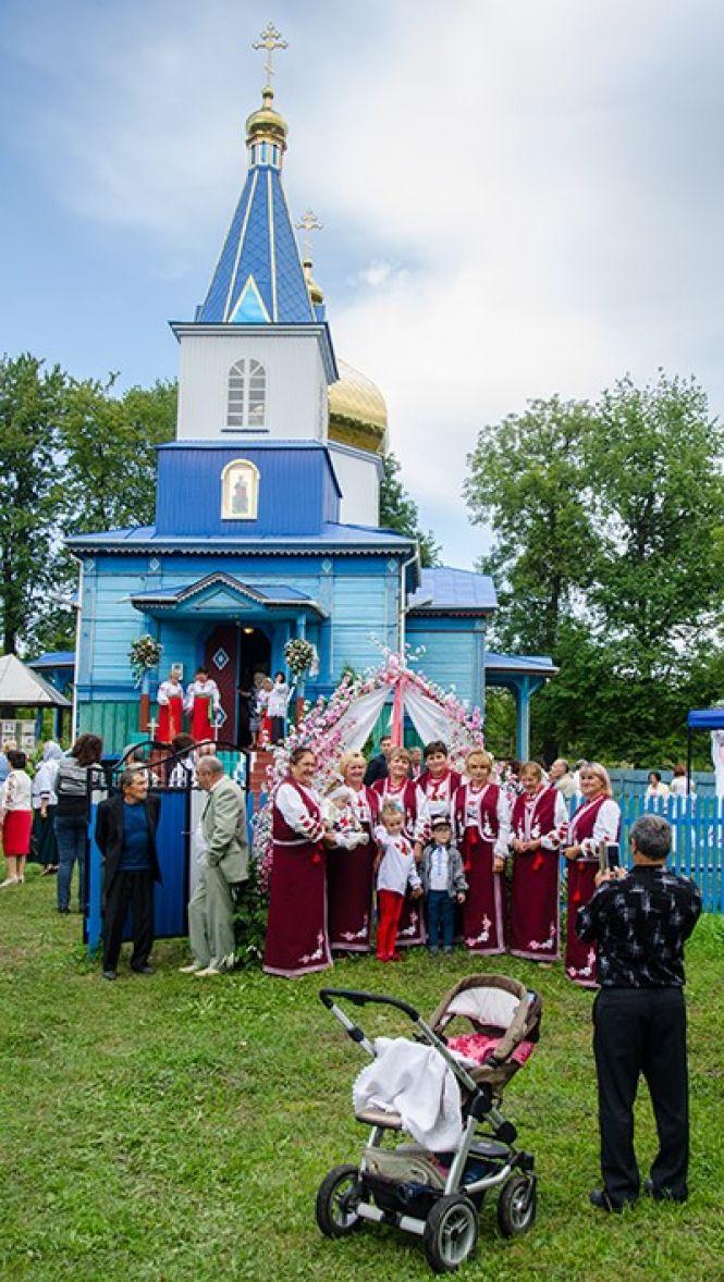 Новини Вінниці - фото з Весілля у Володіївцях: батьки  не дали їм благословення, а вони прожили у парі майже 54 роки Весілля у Володіївцях: батьки  не дали їм благословення, а вони прожили у парі майже 54 роки, фото №8 на сайті 20minut.ua