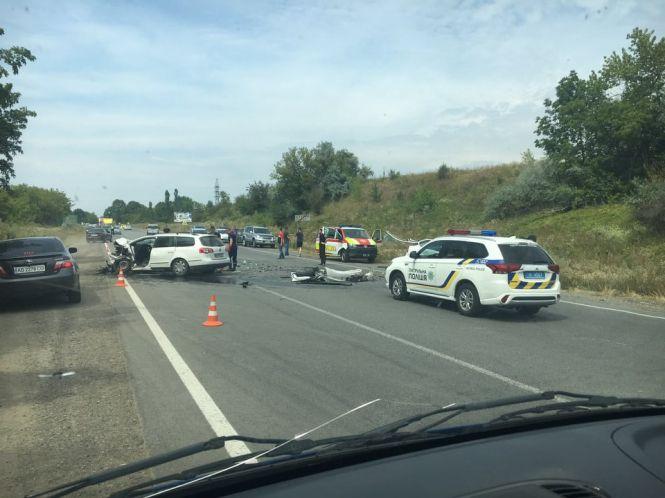 Новини Тернополя - фото з У Ступках страшна аварія. Пів автомобіля розтрощено, один з водіїв загинув У Ступках страшна аварія. Пів автомобіля розтрощено, один з водіїв загинув, фото №2 на сайті 20minut.ua