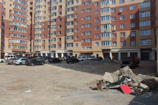 Новини Вінниці - фото з Мешканці новобуду сваряться з сусідом-забудовником через паркан Мешканці новобуду сваряться з сусідом-забудовником через паркан, фото №7 на сайті 20minut.ua