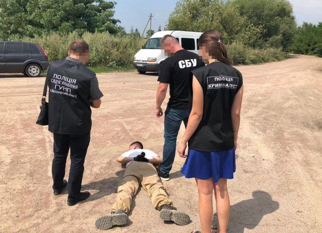 Новини Житомира - фото з Посадовця Держпраці Житомирщини викрито на вимаганні хабара з підприємців гірничодобувної галузі Посадовця Держпраці Житомирщини викрито на вимаганні хабара з підприємців гірничодобувної галузі, фото №3 на сайті 20minut.ua