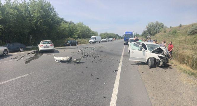Новини Тернополя - фото з У Ступках страшна аварія. Пів автомобіля розтрощено, один з водіїв загинув У Ступках страшна аварія. Пів автомобіля розтрощено, один з водіїв загинув, фото №1 на сайті 20minut.ua