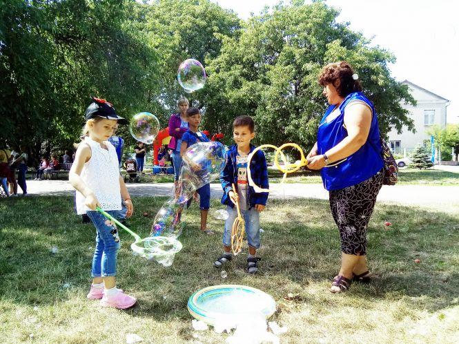 Новини Козятина - фото з Свято сім’ї: як розважалася малеча разом з батьками Свято сім’ї: як розважалася малеча разом з батьками, фото №8 на сайті 20minut.ua