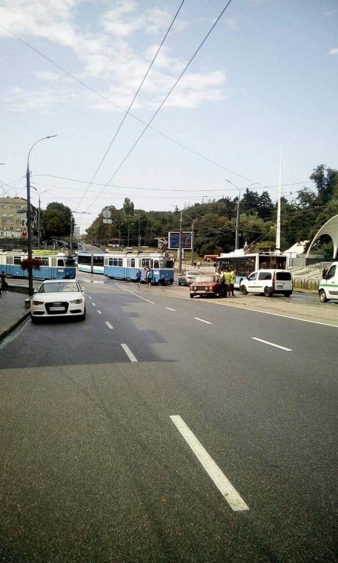 ДТП на площі Гагаріна. Стояли тролейбуси та трамваї (ОНОВЛЕНО), фото №1 на сайті 20minut.ua