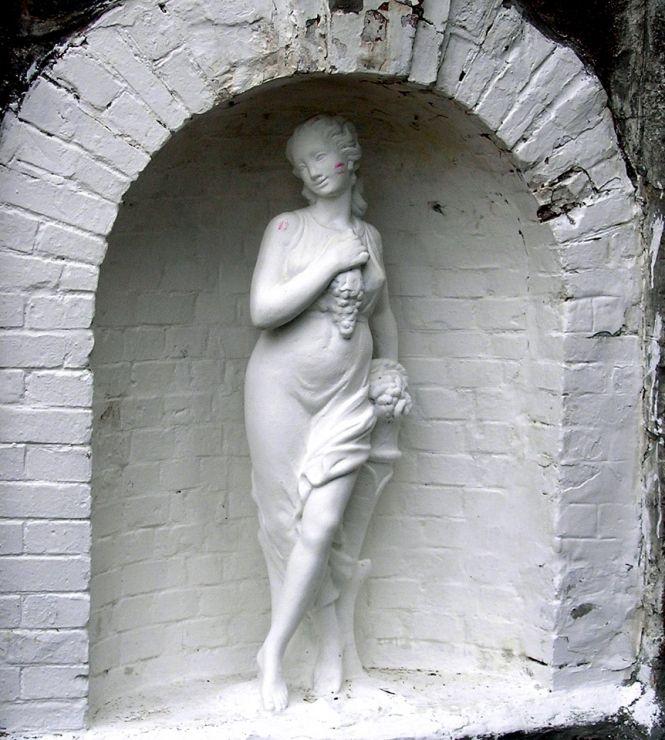 Новини Житомира - фото з У парку ім. Гагаріна - мі-мі-мішний вандалізм: скульптури прикрасили поцілунками У парку ім. Гагаріна - мі-мі-мішний вандалізм: скульптури прикрасили поцілунками, фото №3 на сайті 20minut.ua