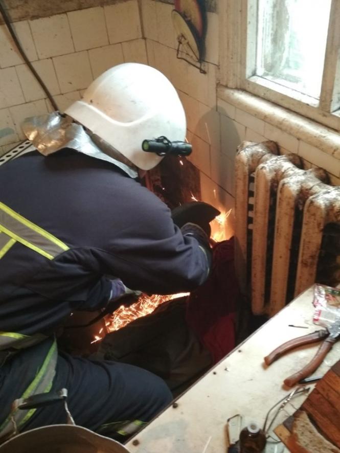 Новини Кам'янця-Подільського - фото з Рятувальники витягли руку потерпілого кам'янчанина (Фото) Рятувальники витягли руку потерпілого кам'янчанина (Фото), фото №1 на сайті 20minut.ua