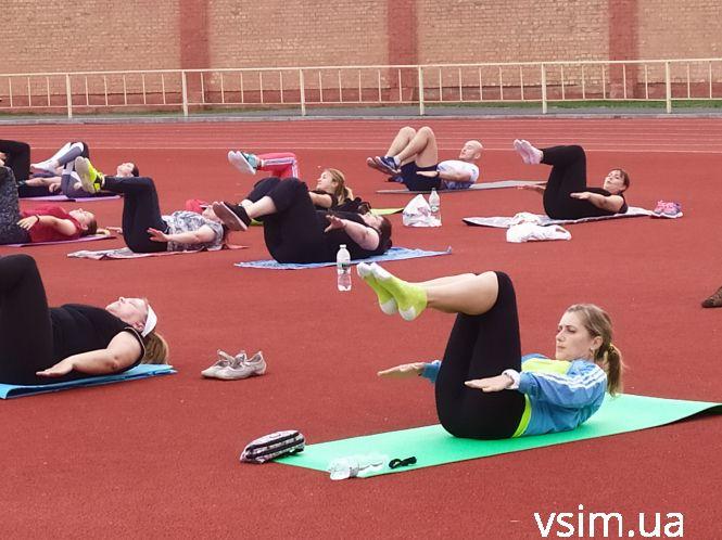 Новини Хмельницького - фото з “Fitness City”: у Хмельницькому на стадіоні займаються пілатесом “Fitness City”: у Хмельницькому на стадіоні займаються пілатесом, фото №11 на сайті vsim.ua