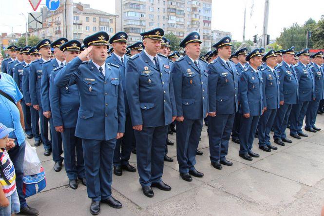 Новини Вінниці - фото з «Дайте номер Гавришівки, я влаштую їм свято!» Реакція вінничан на парад авіатехніки «Дайте номер Гавришівки, я влаштую їм свято!» Реакція вінничан на парад авіатехніки, фото №1 на сайті 20minut.ua