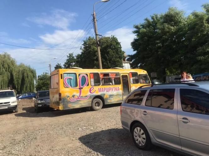 Позувала з вівцями та 