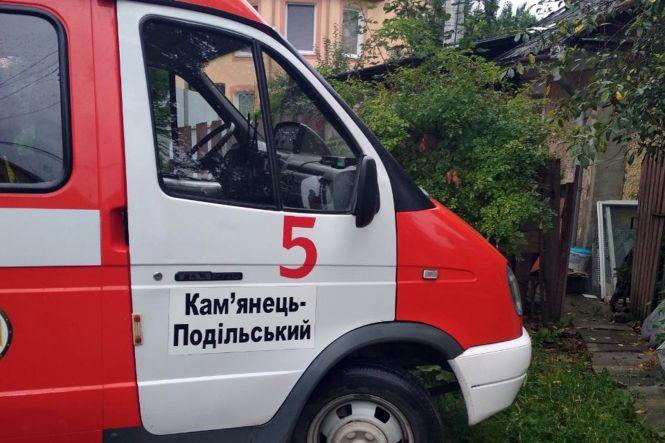 Застряг між стіною та трубою: як у Кам'янці рятували чоловіка (ФОТО), фото №1 на сайті vsim.ua