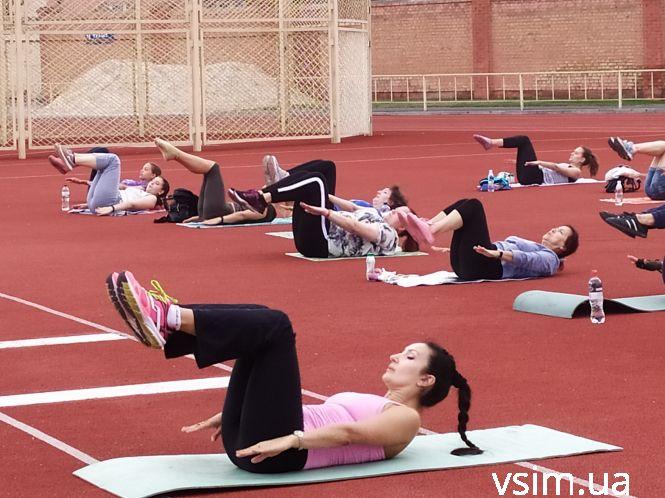 Новини Хмельницького - фото з “Fitness City”: у Хмельницькому на стадіоні займаються пілатесом “Fitness City”: у Хмельницькому на стадіоні займаються пілатесом, фото №10 на сайті vsim.ua