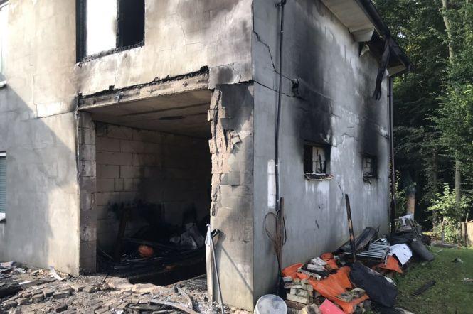 Новини Хмельницького - фото з Під Хмельницьким згорів гараж разом з авто (ФОТО) Під Хмельницьким згорів гараж разом з авто (ФОТО), фото №1 на сайті vsim.ua