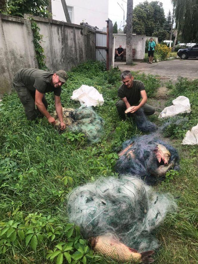 Новини Житомира - фото з У Радомишльському районі затримали браконьєра: вилучено 39 кг риби і сітки для лову У Радомишльському районі затримали браконьєра: вилучено 39 кг риби і сітки для лову, фото №1 на сайті 20minut.ua
