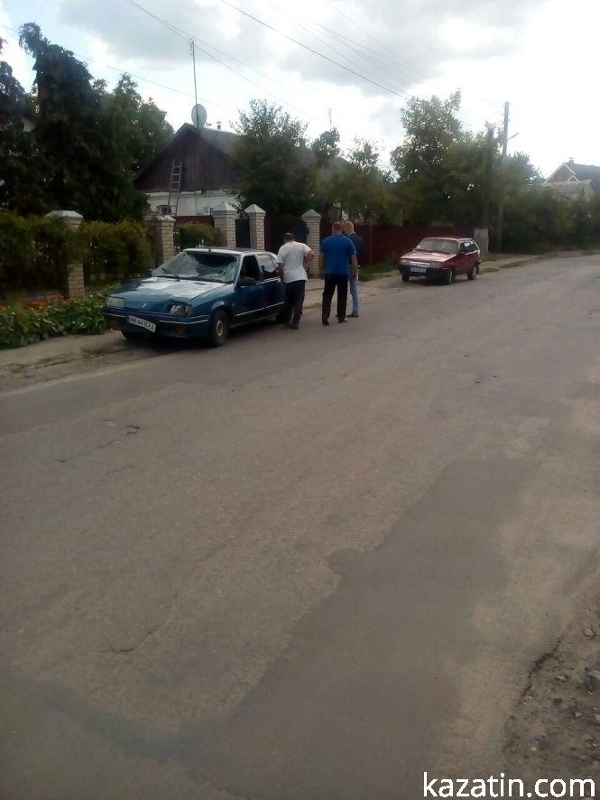 Новини Козятина - фото з ДТП у Козятині: водій «Рено» збив двох пішоходів ДТП у Козятині: водій «Рено» збив двох пішоходів, фото №3 на сайті 20minut.ua