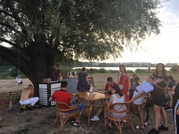 Новини Хмельницького - фото з Звабливі піджейки та гарячі танці: яким був "пляжний двіж" у Хмельницькому(ВІДЕО) Звабливі піджейки та гарячі танці: яким був "пляжний двіж" у Хмельницькому(ВІДЕО), фото №2 на сайті vsim.ua