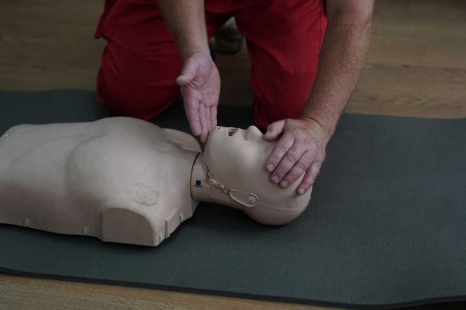 Новини Вінниці - фото з Людині на вулиці стало погано? Дійте правильно! (Новини компаній) Людині на вулиці стало погано? Дійте правильно! (Новини компаній), фото №1 на сайті 20minut.ua