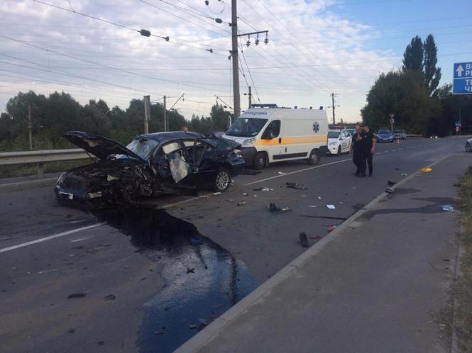 Лобове зіткнення у Хмельницькому.  Є потерпілі, фото №3 на сайті vsim.ua