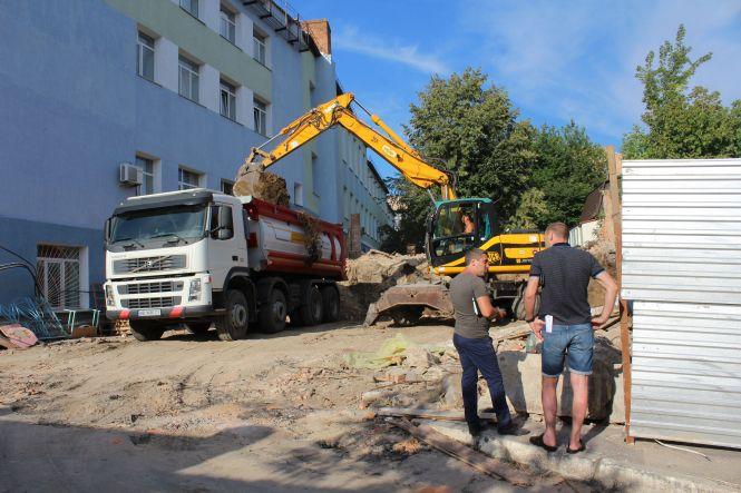 Новини Вінниці - фото з Залишки підземель у центрі Вінниці: що знайшли під аварійною будівлею Залишки підземель у центрі Вінниці: що знайшли під аварійною будівлею, фото №5 на сайті 20minut.ua