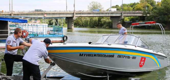 Новини Вінниці - фото з Вихідні у Вінниці: непритомна на об'їзній та рейди водного патруля Вихідні у Вінниці: непритомна на об'їзній та рейди водного патруля, фото №2 на сайті 20minut.ua