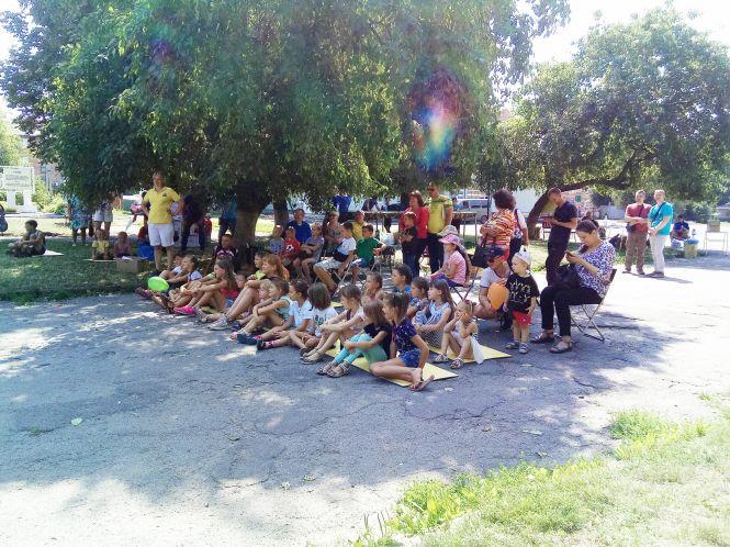 Новини Козятина - фото з Безкоштовні батути, солодка вата і вистава під відкритим небом (ФОТО) Безкоштовні батути, солодка вата і вистава під відкритим небом (ФОТО), фото №3 на сайті 20minut.ua