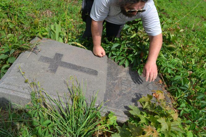 Генерали, відомі лікарі та китайці: хто спочиває на старому кладовищі у Хмельницькому, фото №1 на сайті vsim.ua