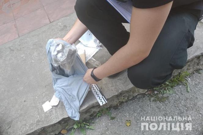 Новини Кам'янця-Подільського - фото з У Кам'янці хлопець через пошту намагався забрати наркотики У Кам'янці хлопець через пошту намагався забрати наркотики, фото №2 на сайті 20minut.ua