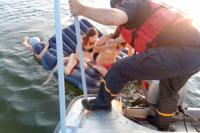 Новини Хмельницького - фото з На Дністрі ледь не втопилося четверо відпочивальників (ФОТО) На Дністрі ледь не втопилося четверо відпочивальників (ФОТО), фото №1 на сайті vsim.ua