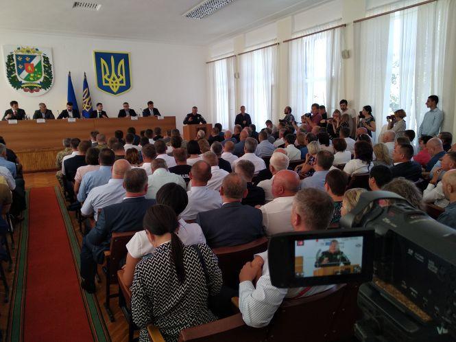 Новини Житомира - фото з В Олевську за участі президента обговорюють питання протидії незаконному промислу бурштину В Олевську за участі президента обговорюють питання протидії незаконному промислу бурштину, фото №1 на сайті 20minut.ua