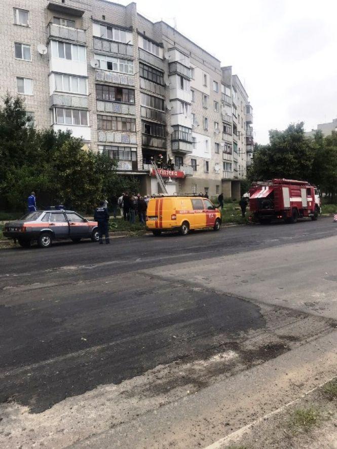 Новини Житомира - фото з Житомир: поки господарів не було вдома, на балконі виникла пожежа Житомир: поки господарів не було вдома, на балконі виникла пожежа, фото №3 на сайті 20minut.ua