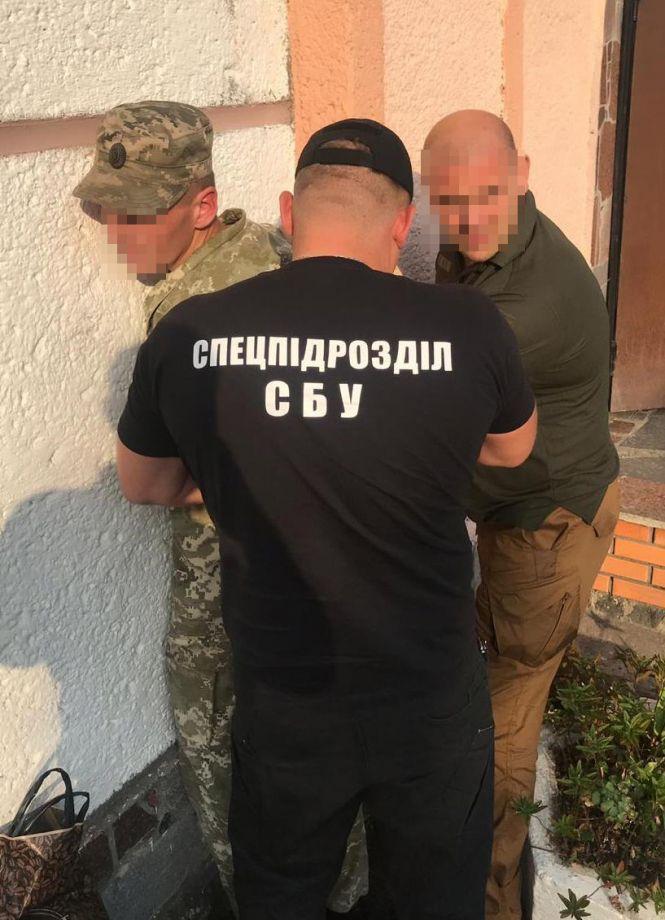 У Житомирі працівник виправної установи постачав ув’язненим метадон та марихуану, фото №1 на сайті 20minut.ua