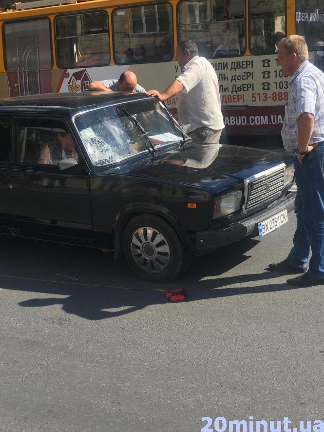 Новини Тернополя - фото з У Центрі на пішохідному переході збили жінку У Центрі на пішохідному переході збили жінку, фото №1 на сайті 20minut.ua