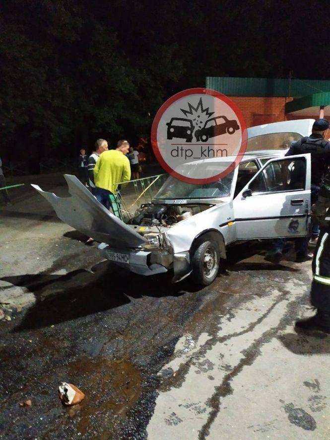 Новини Хмельницького - фото з На Львівському шосе "Славута" злетіла з дороги (ФОТО) На Львівському шосе "Славута" злетіла з дороги (ФОТО), фото №2 на сайті vsim.ua