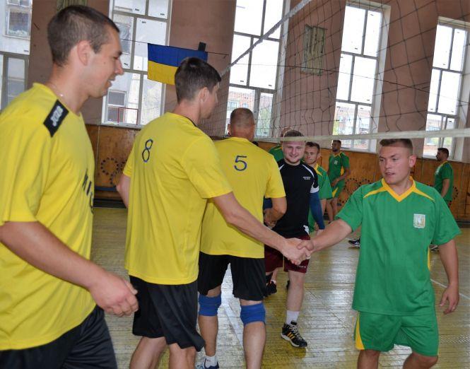 Новини Козятина - фото з У Козятині змагались волейболісти. Хто переміг? У Козятині змагались волейболісти. Хто переміг?, фото №1 на сайті 20minut.ua