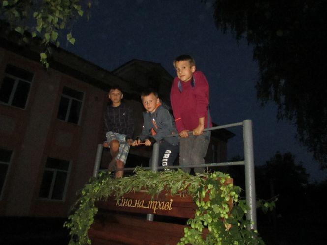 Прохолодна погода та картопля не дружать з кіном на траві, фото №8 на сайті 20minut.ua