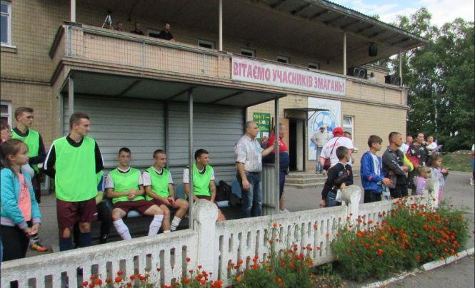 Новини Козятина - фото з Футболісти козятинського «Моноліта» — володарі суперкубка Футболісти козятинського «Моноліта» — володарі суперкубка, фото №3 на сайті 20minut.ua