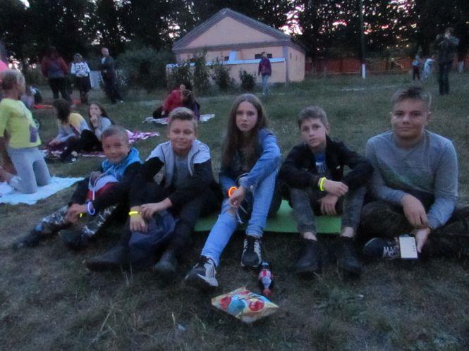 Прохолодна погода та картопля не дружать з кіном на траві, фото №4 на сайті 20minut.ua