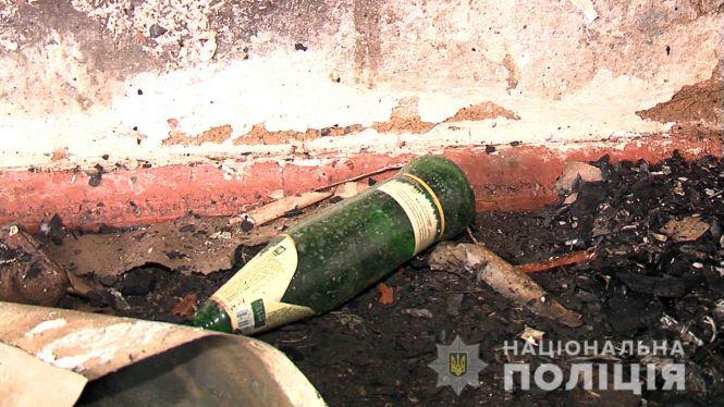 Новини Вінниці - фото з Пожежа у Якушинцях: поліцейські винесли із палаючого будинку п'яного чоловіка Пожежа у Якушинцях: поліцейські винесли із палаючого будинку п'яного чоловіка, фото №3 на сайті 20minut.ua